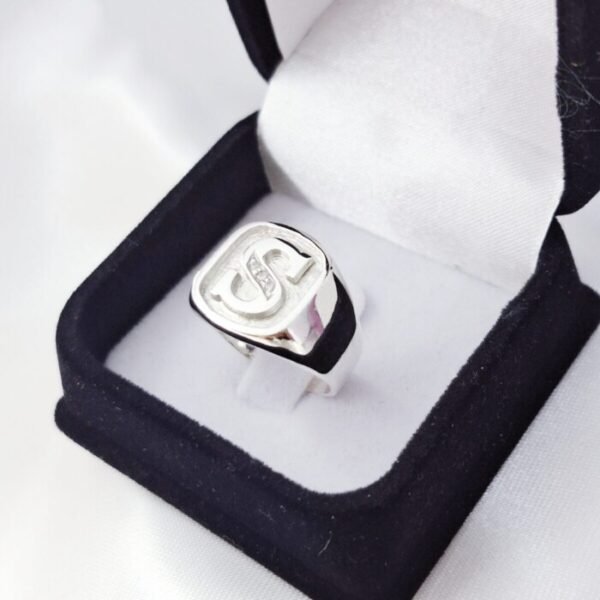 ANILLO CHEVALIER LETRA 195 Anillo Chevalier Letra